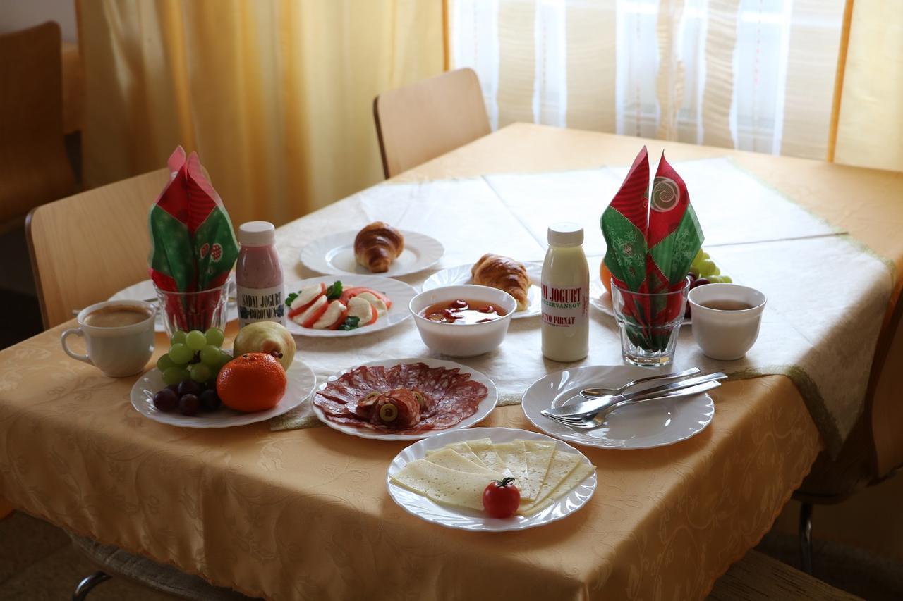 Saint Ignatius Retreat House Bed & Breakfast Ljubljana Bagian luar foto